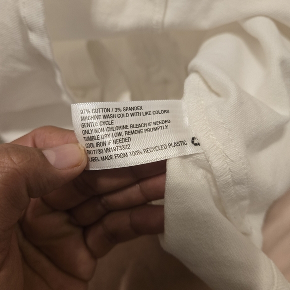 White Button-Up Skirt‎ - Picture 5 of 5